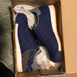 Adidas Navy Blue, Grey & White Suede Wit Yellow
